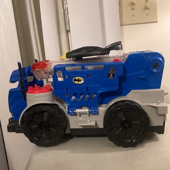 Fisher Price Imaginext® DC Super Friends™ RC Mobile Command Center DTM79 - Picture 5 of 5